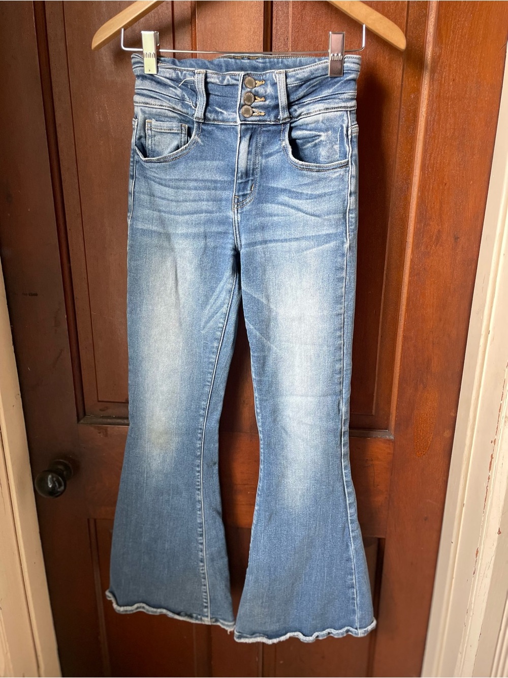 KanCan women’s size 26 Kurvy ultra high rise super flare jeans